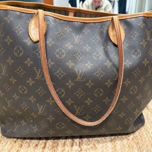Louis Vuitton GM Monogram Tote Bag - Brown